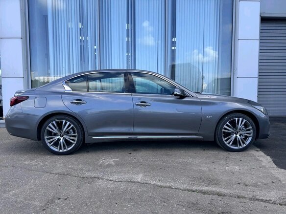 2022 Infiniti Q50 I Рестайлинг, серый, 3799000 рублей - вид 2