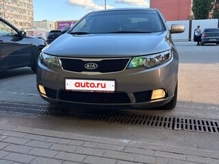 2012 Kia Cerato 6-speed II, серебристый, 1400000 рублей, вид 5