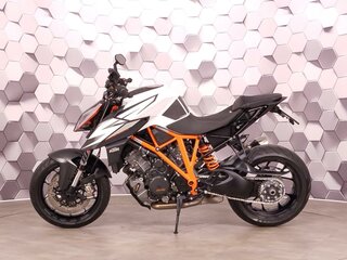 2019 KTM 1290 Super Duke R, белый, 1285000 рублей, вид 4