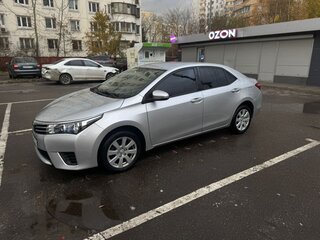 2015 Toyota Corolla XI (E160, E170, E180), серебристый, 1100000 рублей, вид 1