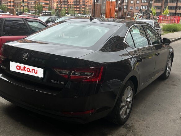 2018 Skoda Superb III, коричневый, 1890000 рублей - вид 3