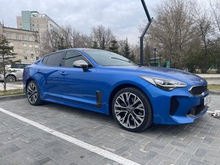 2018 Kia Stinger I, синий, 2950000 рублей, вид 3