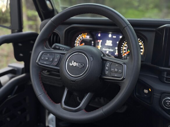 2024 Jeep Wrangler IV (JL) Рестайлинг, белый, 5100000 рублей - вид 14