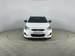 2013 Hyundai Solaris I, белый, 578000 рублей, вид 2