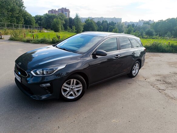 2021 Kia Ceed III Рестайлинг, серый, 2000000 рублей - вид 1