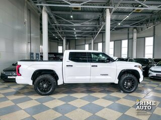 2021 Toyota Tundra CrewMax III, белый, 7579000 рублей, вид 4