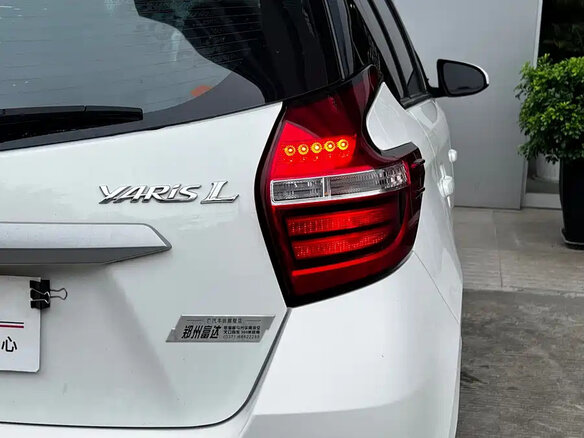 2019 Toyota Yaris DJ/DL, белый, 1180123 рублей - вид 7