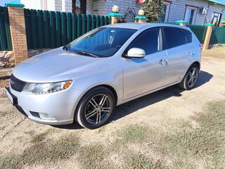 2010 Kia Forte I, серебристый, 690000 рублей, вид 1