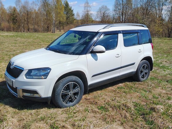2014 Skoda Yeti I Рестайлинг, белый, 825000 рублей