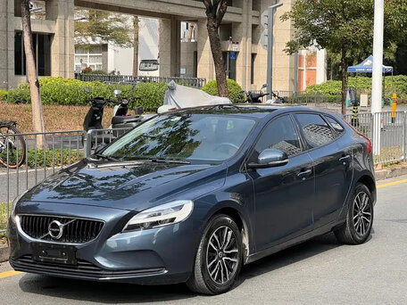 Volvo V40 II Рестайлинг