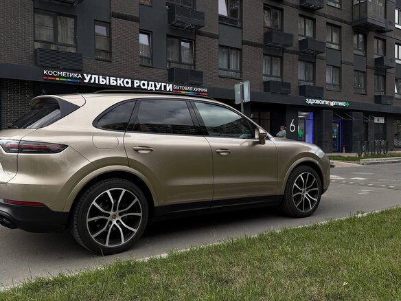 2019 Porsche Cayenne III, коричневый, 5500000 рублей - вид 4