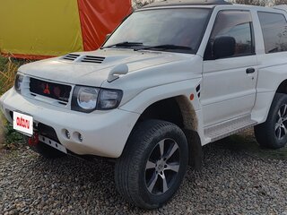 1998 Mitsubishi Pajero Evolution II Рестайлинг, белый, 1750000 рублей, вид 1