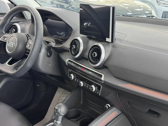 2025 Audi Q2 L 35 TFSI I Рестайлинг, серый, 3370000 рублей - вид 12