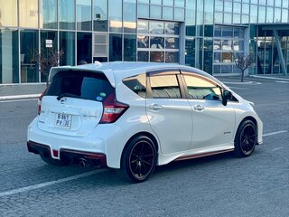 2017 Nissan Note Nismo e-Power II Рестайлинг, белый, 1220000 рублей, вид 5
