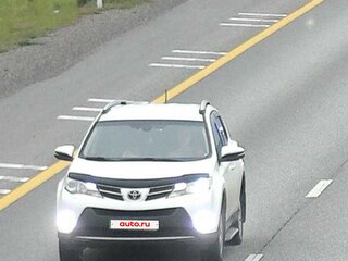 2014 Toyota RAV4 IV (XA40), белый, 1950000 рублей, вид 3