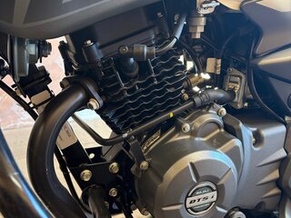 2022 Bajaj Pulsar 125, белый, 160000 рублей, вид 5