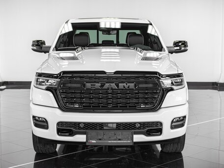 2025 Ram 1500 Crew Cab V Рестайлинг, белый, 9490000 рублей, вид 2