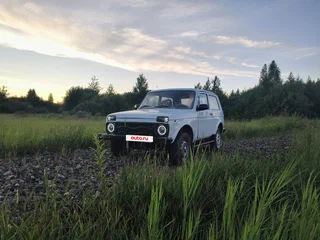 1997 Lada (ВАЗ) 2121 (4x4) I Рестайлинг, белый, 120000 рублей, вид 1