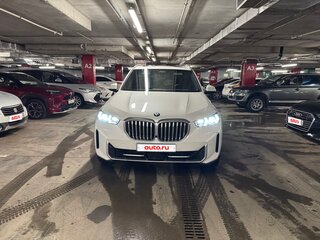 2023 BMW X5 40i IV (G05/G18) Рестайлинг, белый, 8500000 рублей, вид 2
