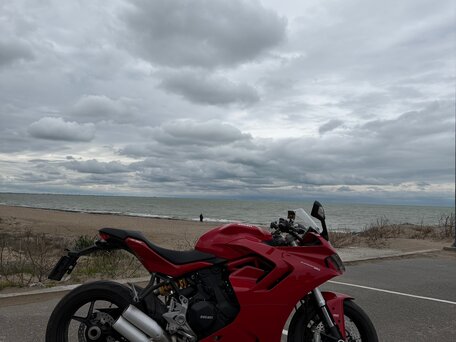 2021 Ducati Supersport, красный, 1100000 рублей, вид 3
