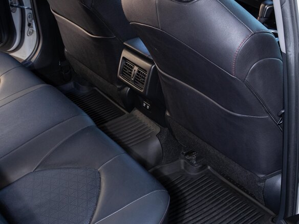 2021 Toyota Camry VIII (XV70) Рестайлинг, белый, 3500000 рублей - вид 22