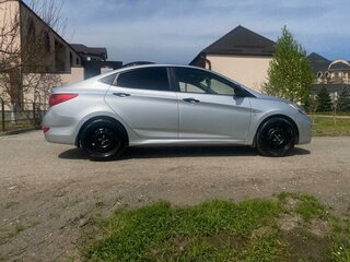 2012 Hyundai Solaris I, серебристый, 620000 рублей, вид 3