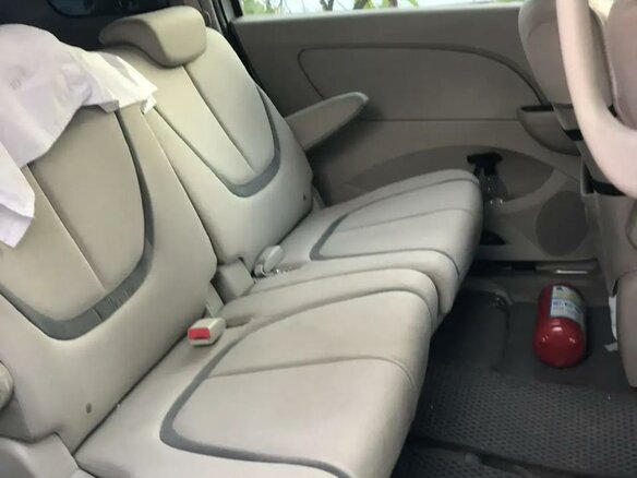 2010 Mazda Biante, серый, 920000 рублей - вид 5