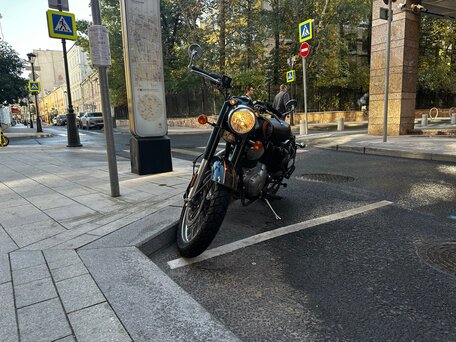 2023 Royal Enfield Classic 350, зелёный, 375000 рублей, вид 2