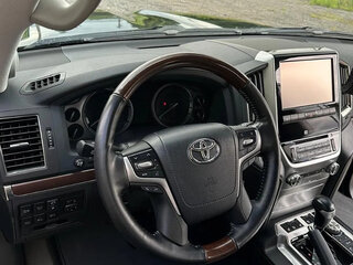 2018 Toyota Land Cruiser 200 Series Рестайлинг 2, чёрный, 6234000 рублей, вид 5