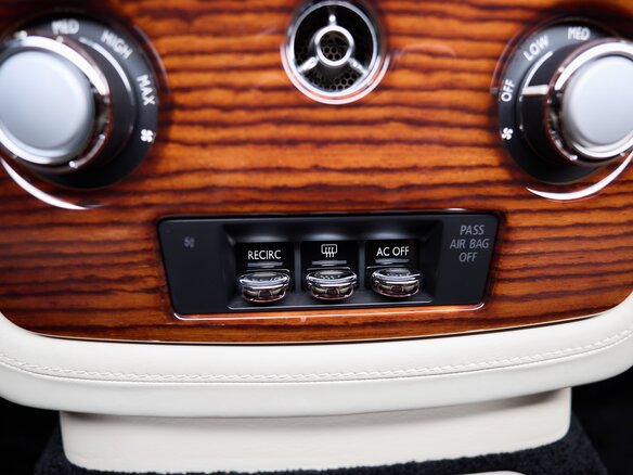 2008 Rolls-Royce Phantom VII, чёрный, 27550000 рублей - вид 27