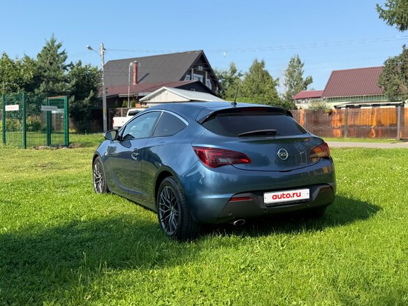 2013 Opel Astra GTC J Рестайлинг, голубой, 1150000 рублей - вид 2