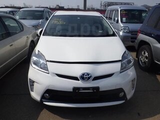 2013 Toyota Prius III Рестайлинг (XW30), белый, 1000000 рублей, вид 4