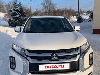 2019 Mitsubishi Outlander Sport I Рестайлинг 3, белый, 1450000 рублей, вид 2