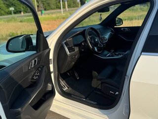 2019 BMW X5 40i IV (G05/G18), белый, 6150000 рублей, вид 5
