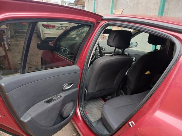 2008 Renault Clio III, красный, 550000 рублей - вид 12