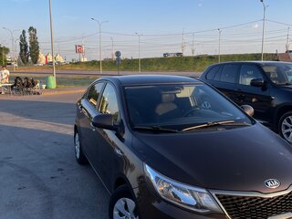 2017 Kia Rio III Рестайлинг, коричневый, 1190000 рублей, вид 3