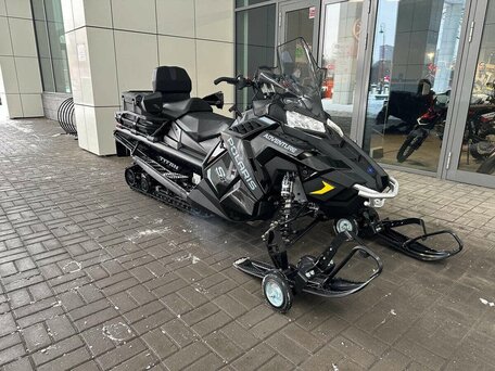 2025 Polaris PROSTAR S4 Titan Adventure 155, чёрный, 1439156 рублей, вид 1