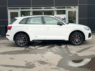 2025 Audi Q5 L 45 TFSI II (FY) Рестайлинг, белый, 6450000 рублей, вид 4