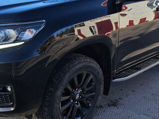 2021 Toyota Land Cruiser Prado 150 Series Рестайлинг 3, чёрный, 7800000 рублей, вид 3