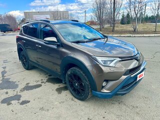 2017 Toyota RAV4 IV (XA40) Рестайлинг, коричневый, 2500000 рублей, вид 3