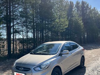 2011 Hyundai Solaris I, бежевый, 600000 рублей, вид 1