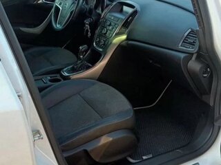 2011 Opel Astra J, белый, 730000 рублей, вид 5
