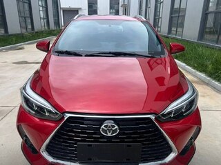 2022 Toyota Yaris L X XP150 Рестайлинг, пурпурный, 1280000 рублей, вид 2
