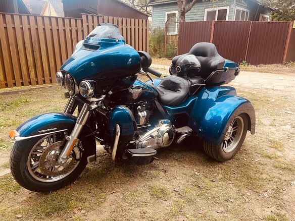 2018 Harley-Davidson Tri Glide, синий, 2000000 рублей - вид 1