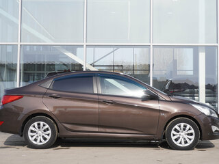 2015 Hyundai Solaris I Рестайлинг, коричневый, 790000 рублей, вид 4