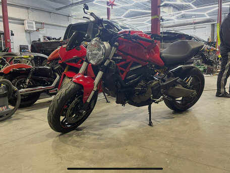 2015 Ducati Monster 821, пурпурный, 639000 рублей, вид 1