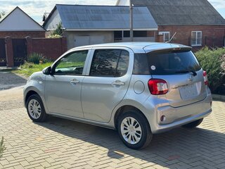 2019 Toyota Passo III Рестайлинг, серебристый, 920000 рублей, вид 5