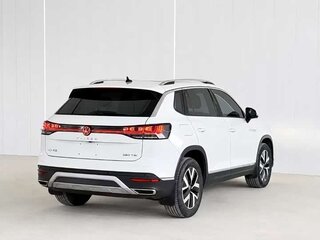 2023 Volkswagen Touran L II, белый, 1810000 рублей, вид 3