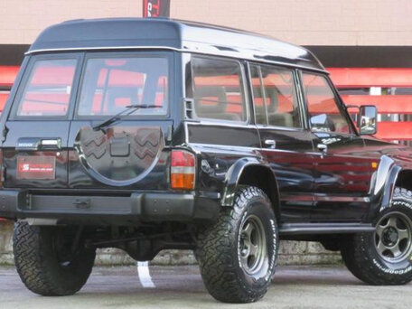 1989 Nissan Safari IV (Y60), чёрный, 990000 рублей, вид 2