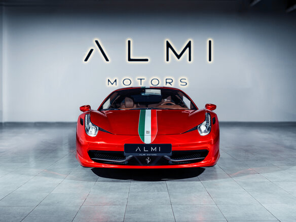 2011 Ferrari 458 Italia, красный - вид 1